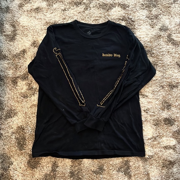 David Dobrik Bundle (2 Long Sleeves & 1 Crew Neck included) - Picture 4 of 6